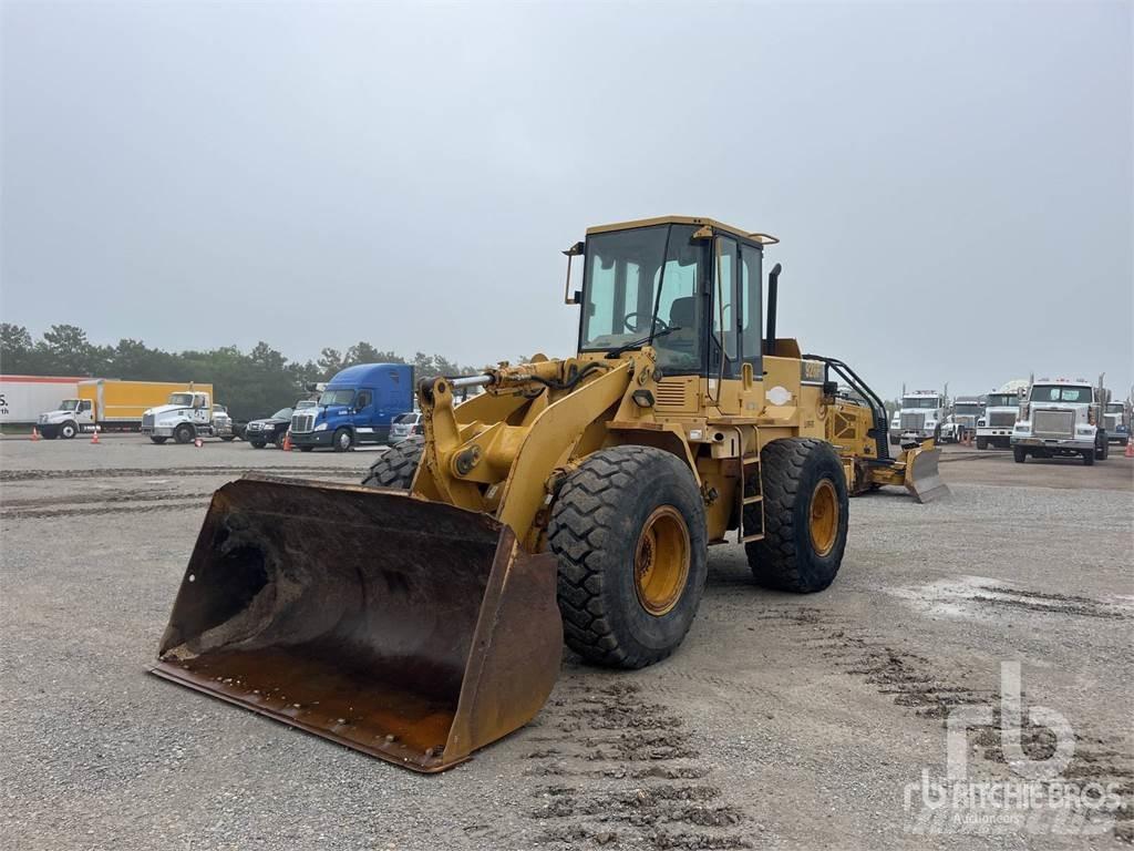 CAT 928F Kolové nakladače