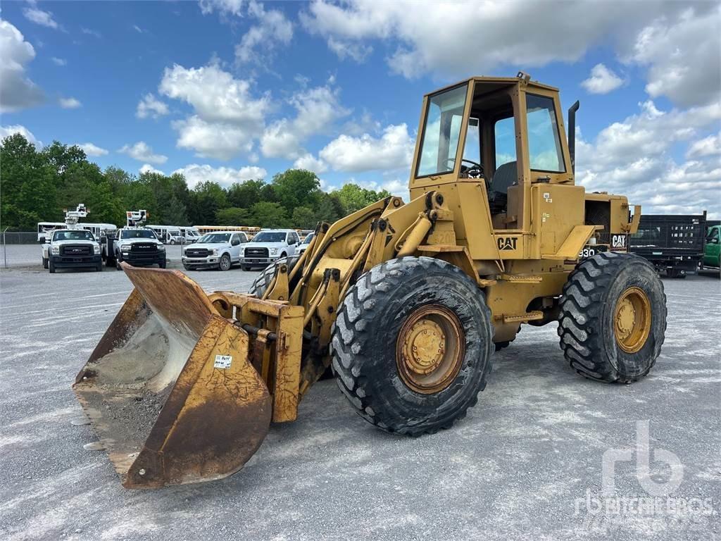 CAT 930 Kolové nakladače