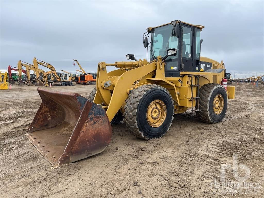 CAT 938H Kolové nakladače