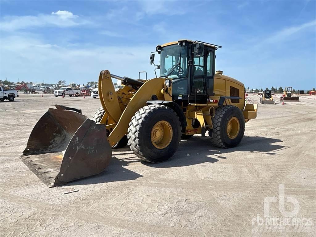 CAT 938M Kolové nakladače