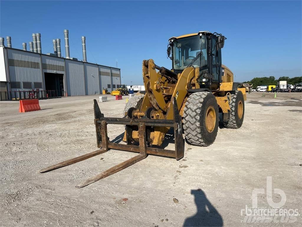 CAT 938M Kolové nakladače