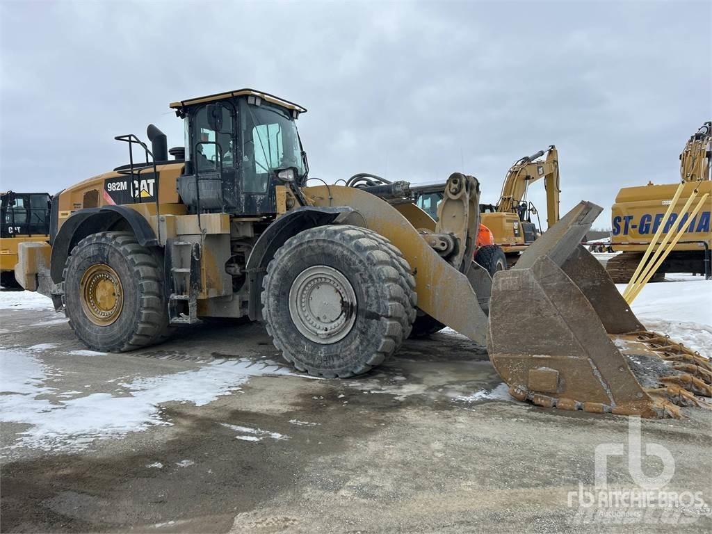 CAT 982M Kolové nakladače