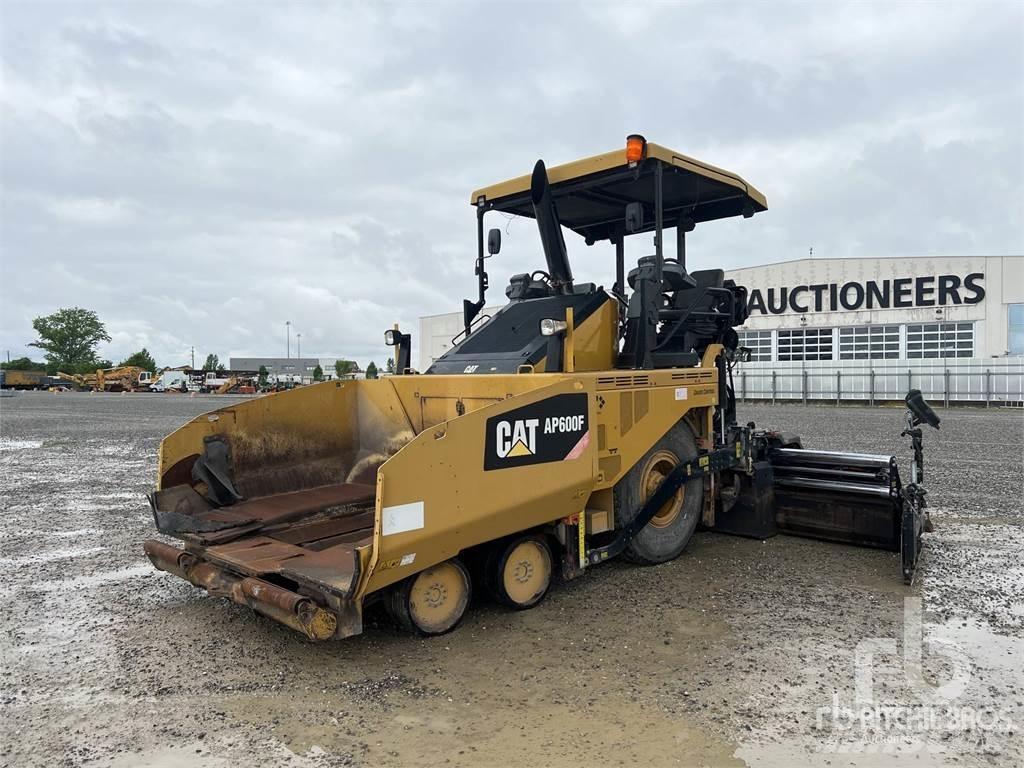 CAT AP600F Finišery