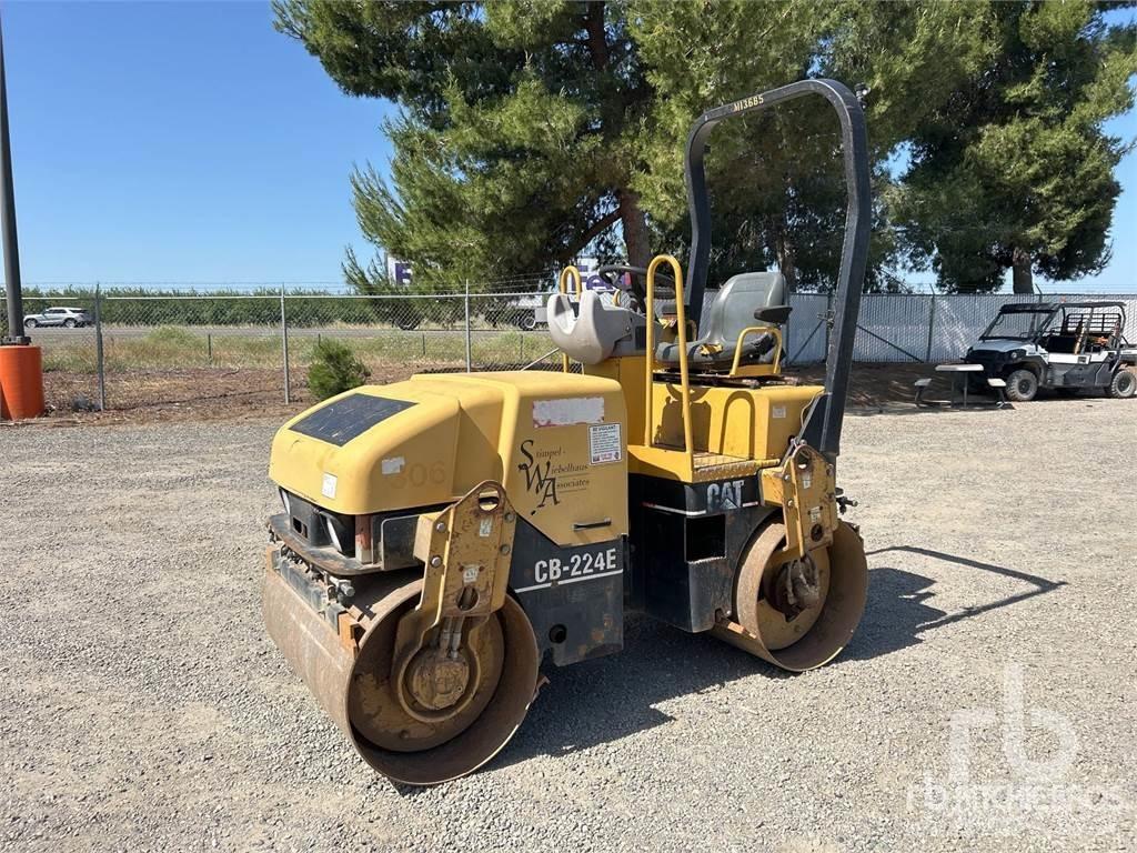 CAT CB224E Tandemové válce