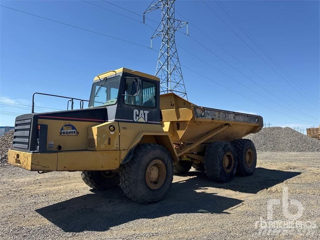 CAT D250E Kloubové dempry