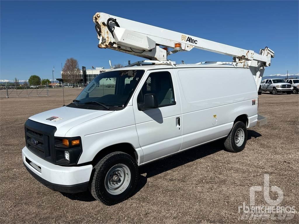 Ford E350 Přívěsové plošiny
