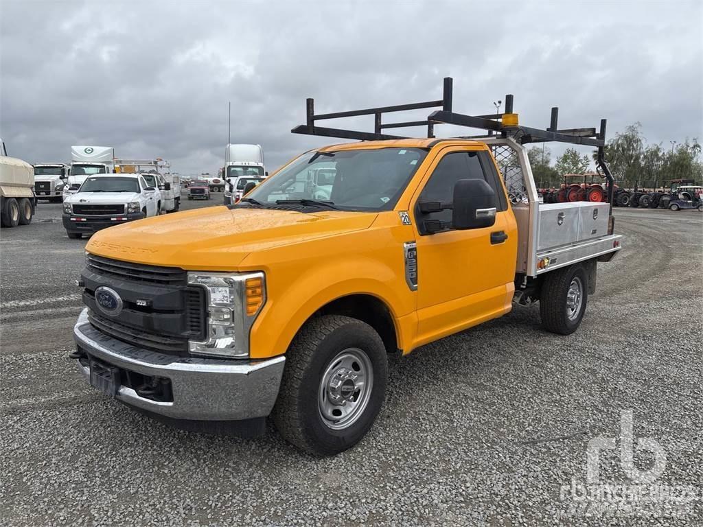 Ford F-250 Valníky/Sklápěcí bočnice