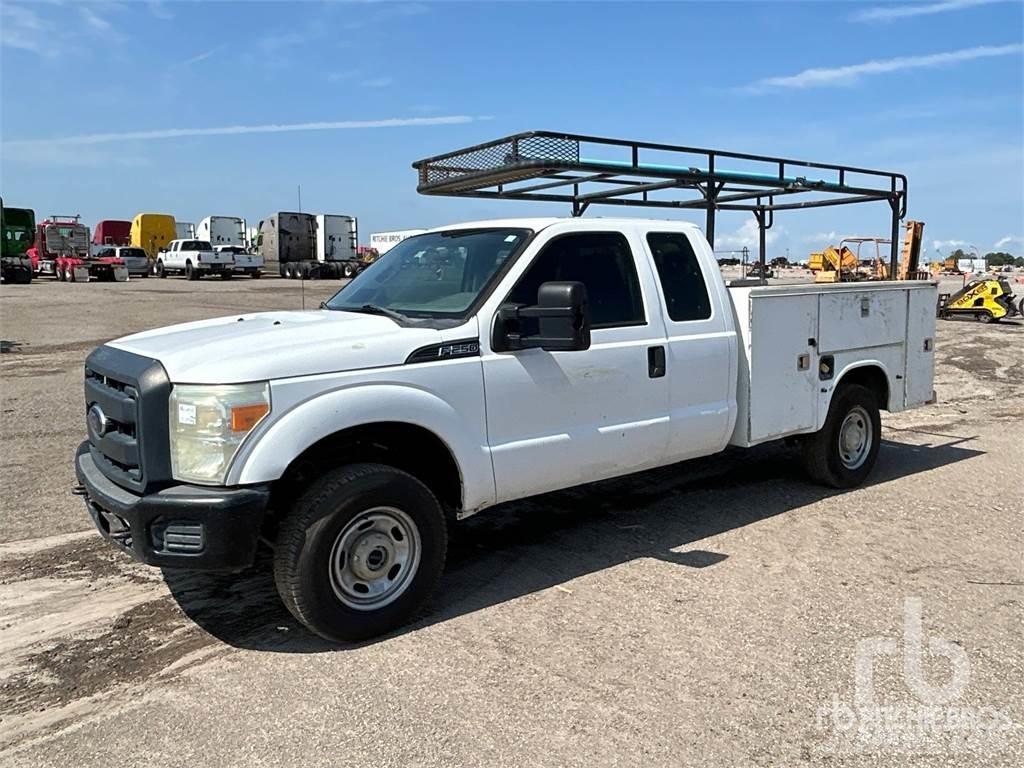 Ford F-250 Komunální / Multi-užitková vozidla