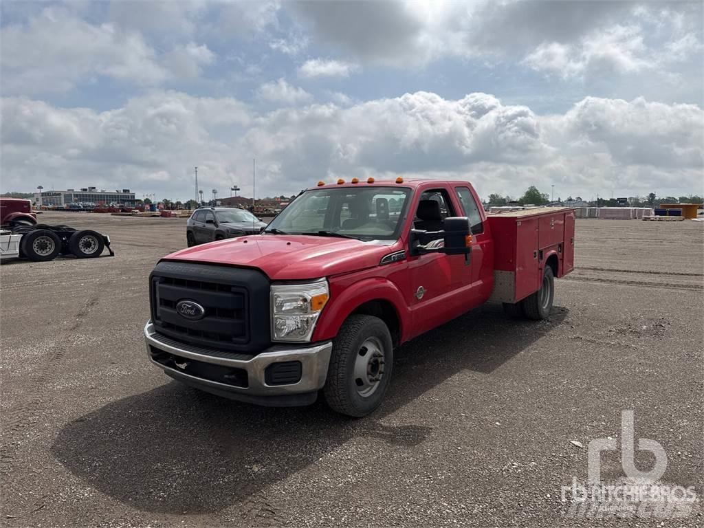 Ford F-350 Komunální / Multi-užitková vozidla