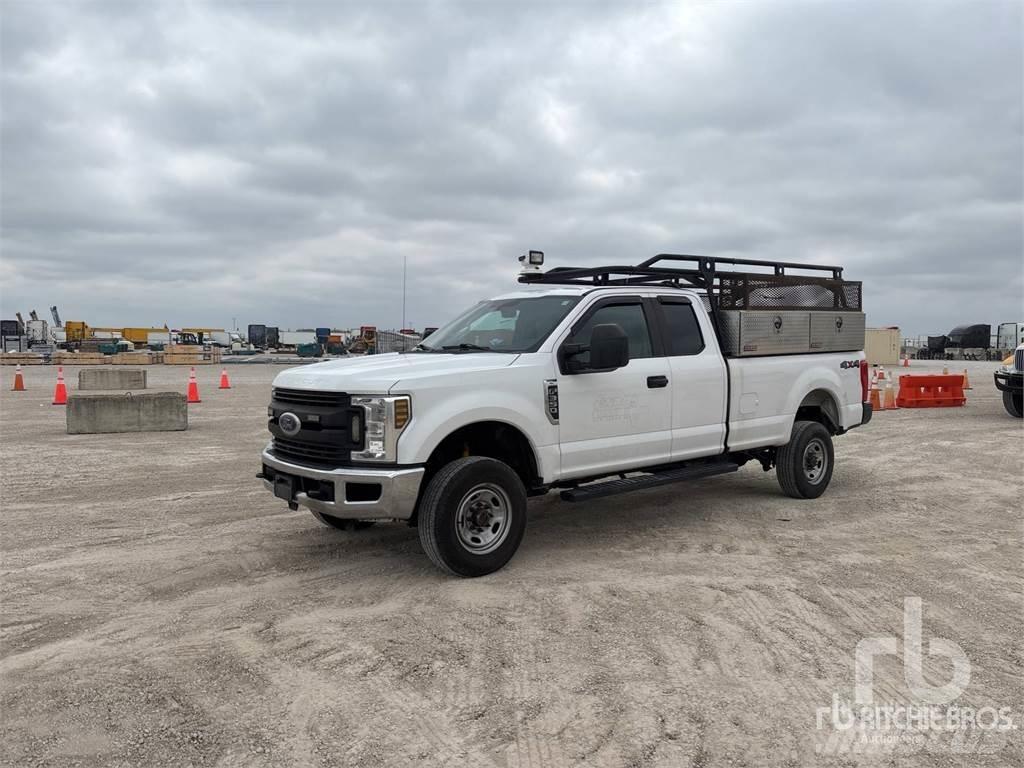 Ford F-350 Pick up/Valník