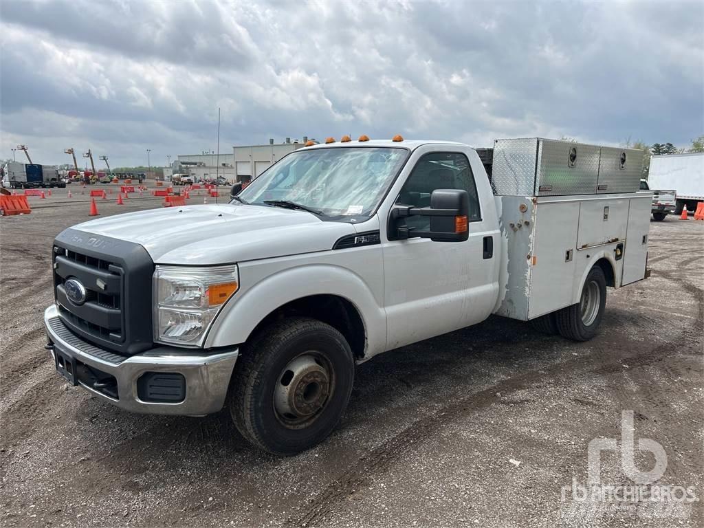 Ford F-350 Komunální / Multi-užitková vozidla