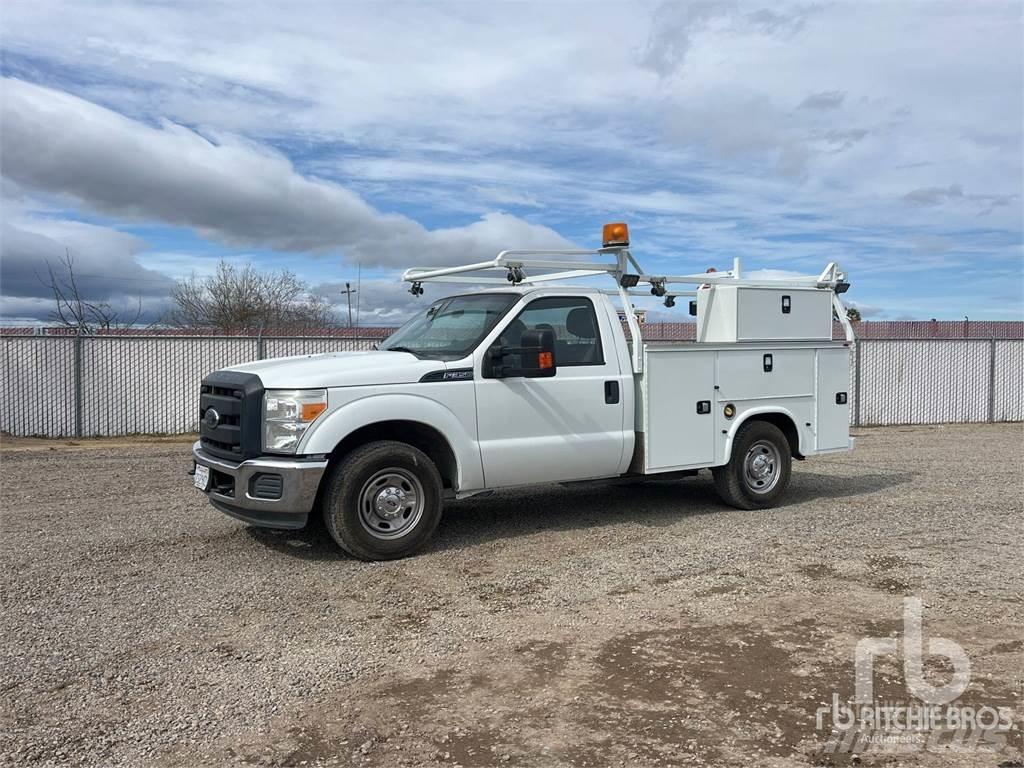 Ford F-350 Komunální / Multi-užitková vozidla
