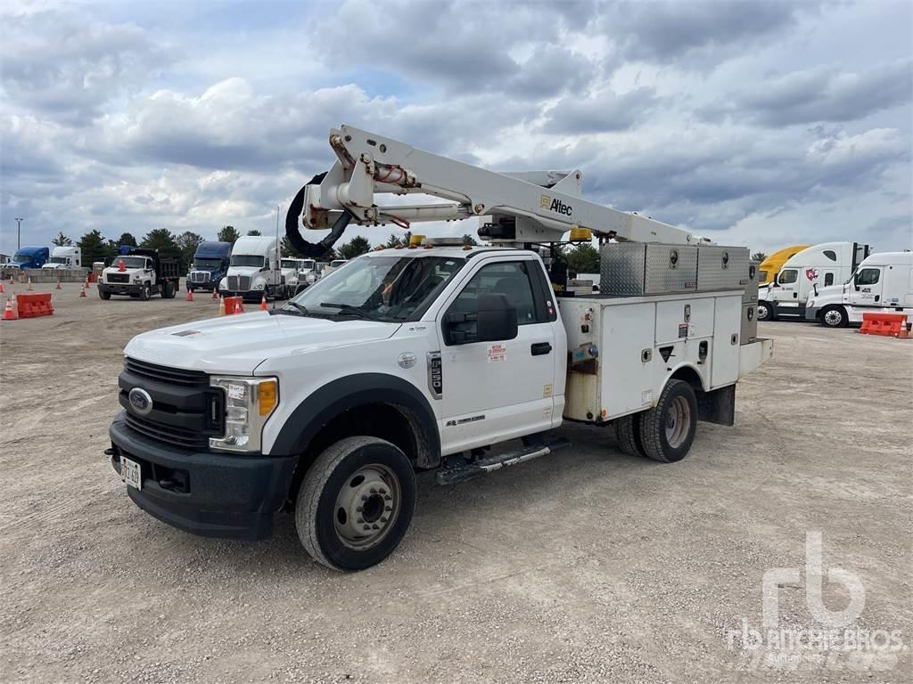 Ford F-550 Přívěsové plošiny