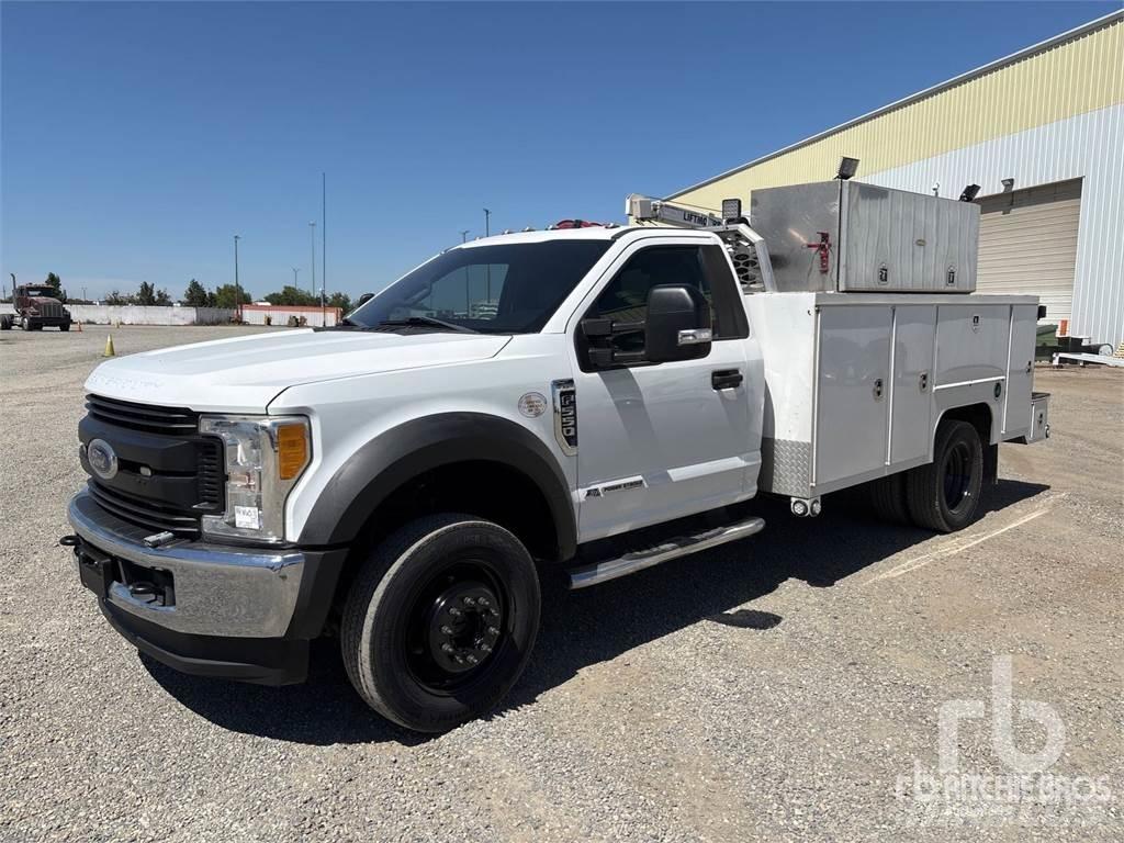 Ford F-550 Komunální / Multi-užitková vozidla