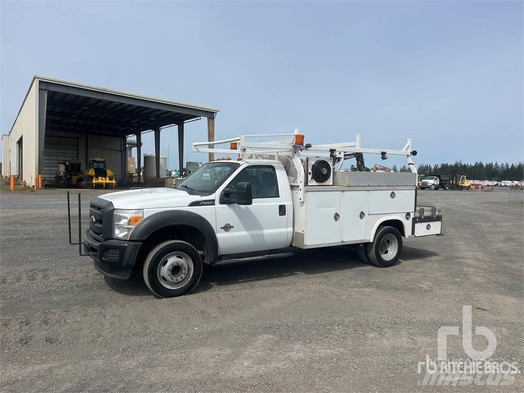 Ford F-550 Komunální / Multi-užitková vozidla