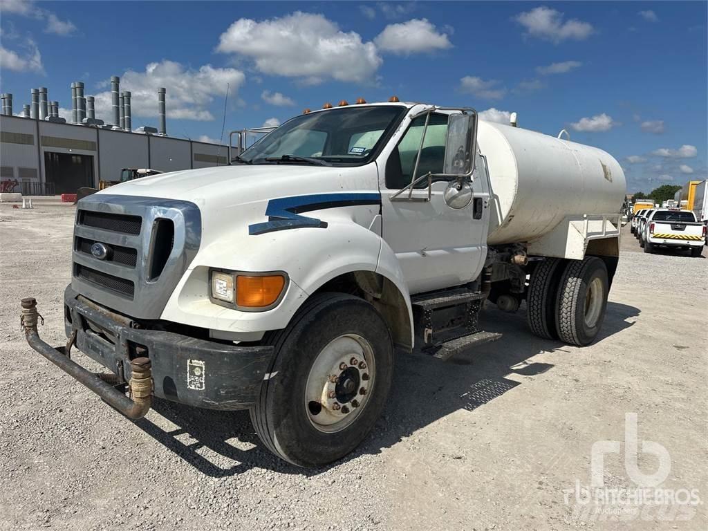 Ford F-750 Cisterny na vodu