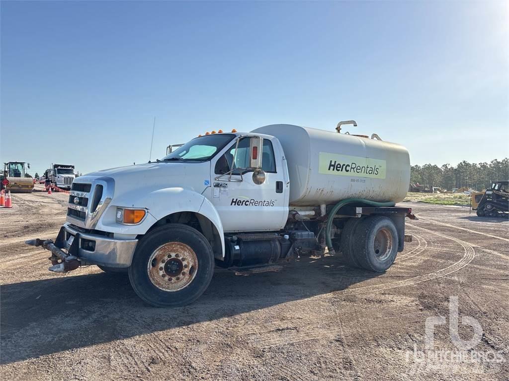 Ford F-750 Cisterny na vodu