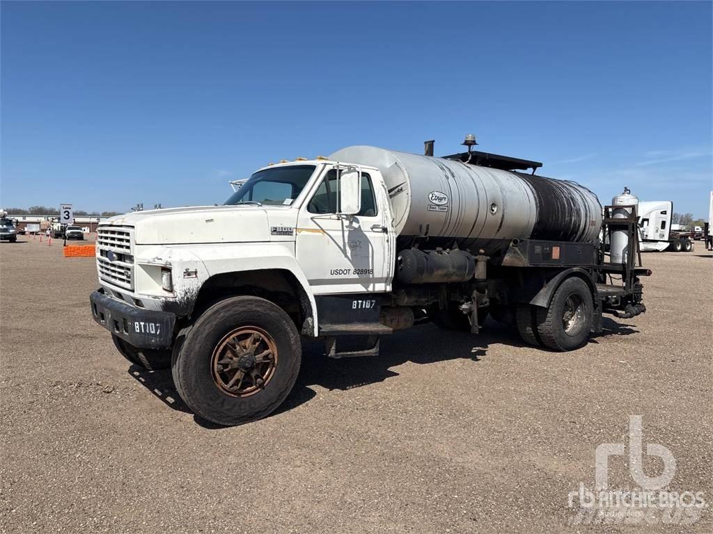 Ford F800 Rozstřikovače asfaltu