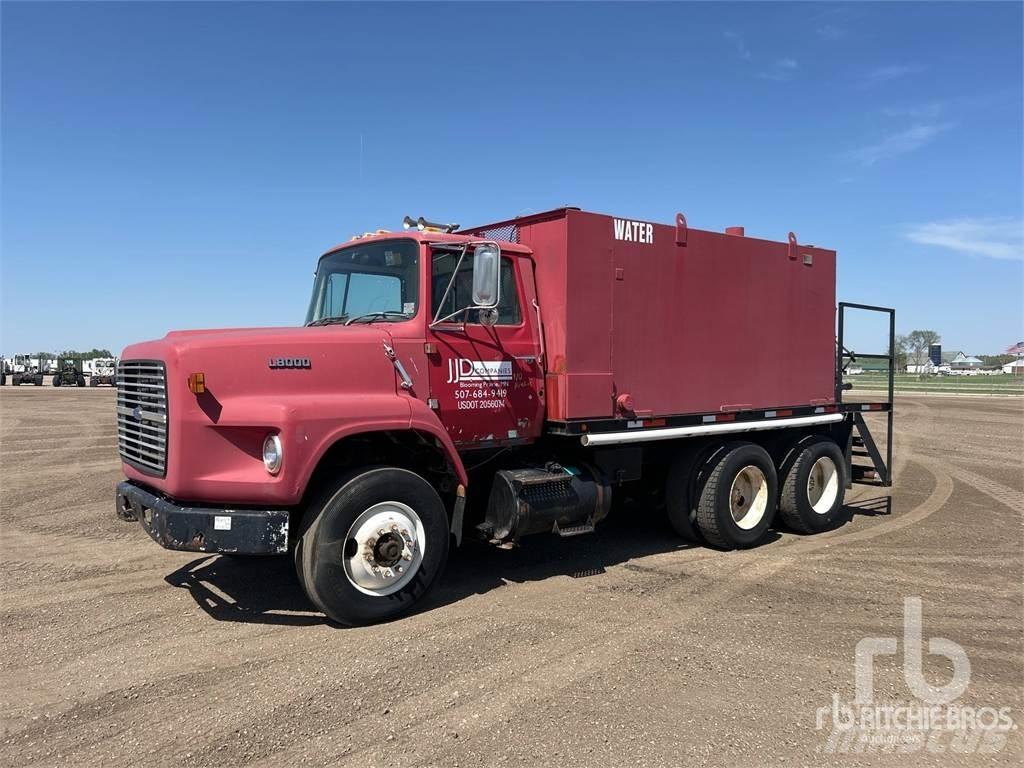 Ford L8000 Cisterny na vodu