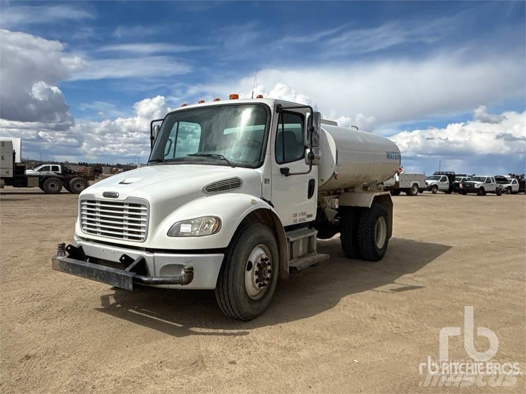 Freightliner M2 Cisterny na vodu