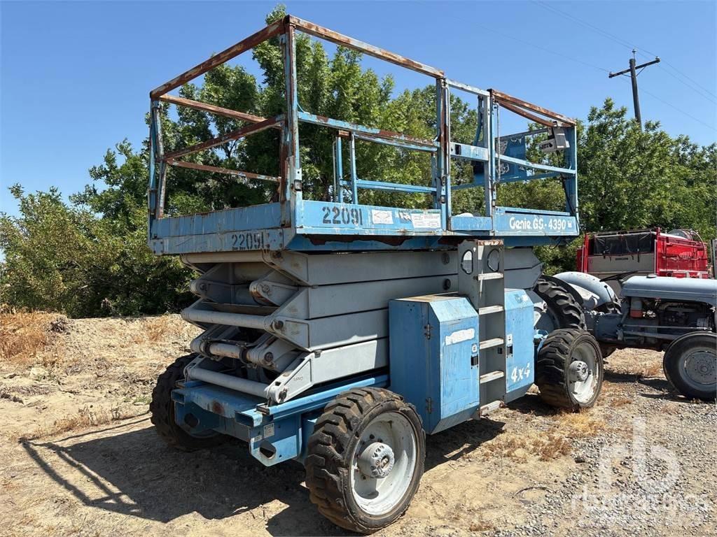 Genie GS-4390 Nůžková zvedací plošina