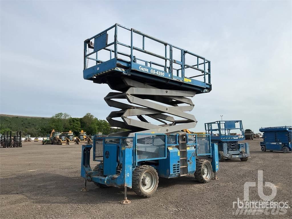 Genie GS4390 Nůžková zvedací plošina