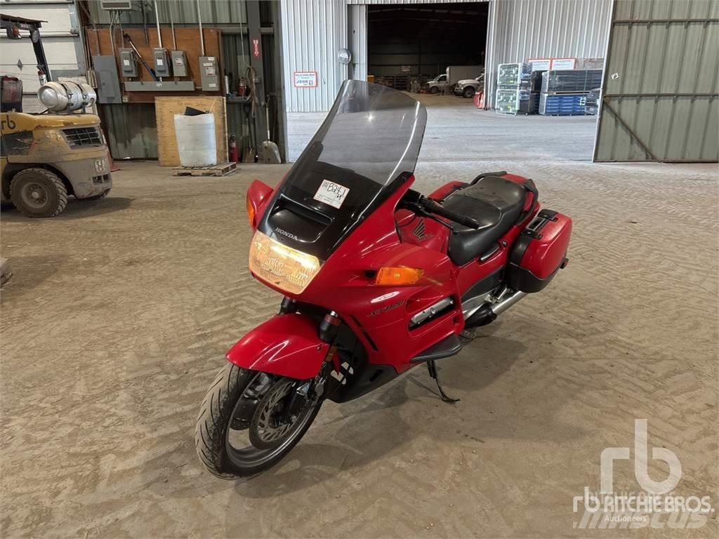 Honda ST1100 Osobní vozy