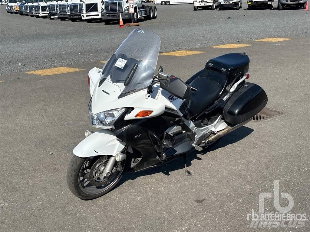 Honda ST1300 Osobní vozy