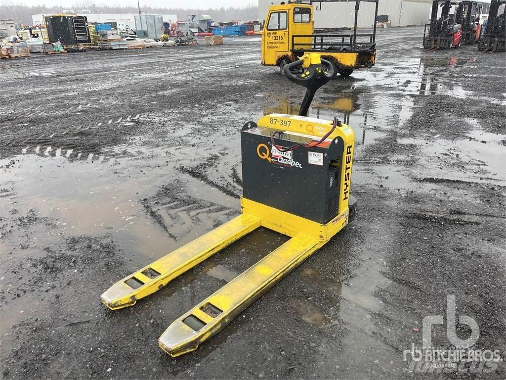 Hyster W40Z Paletové regály
