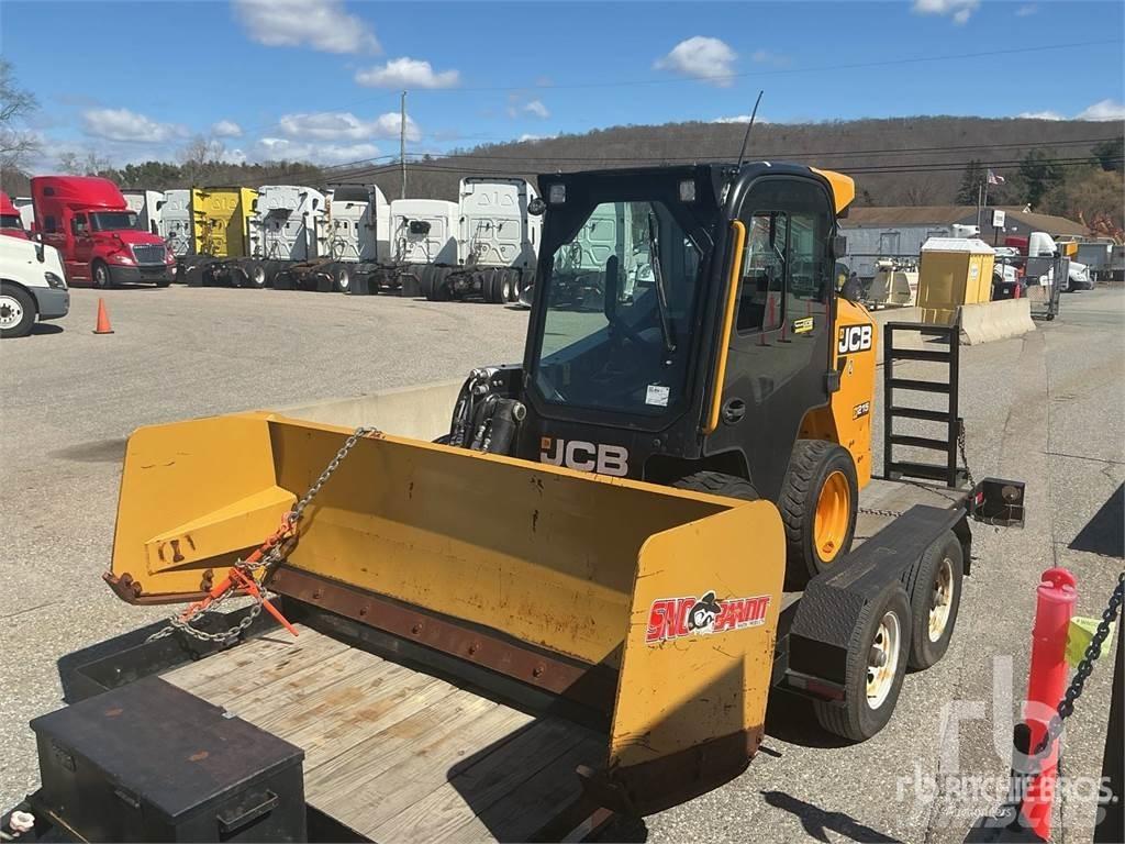 JCB 215 Smykem řízené nakladače