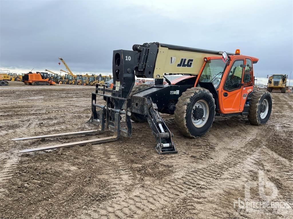 JLG 1055 Teleskopické manipulátory