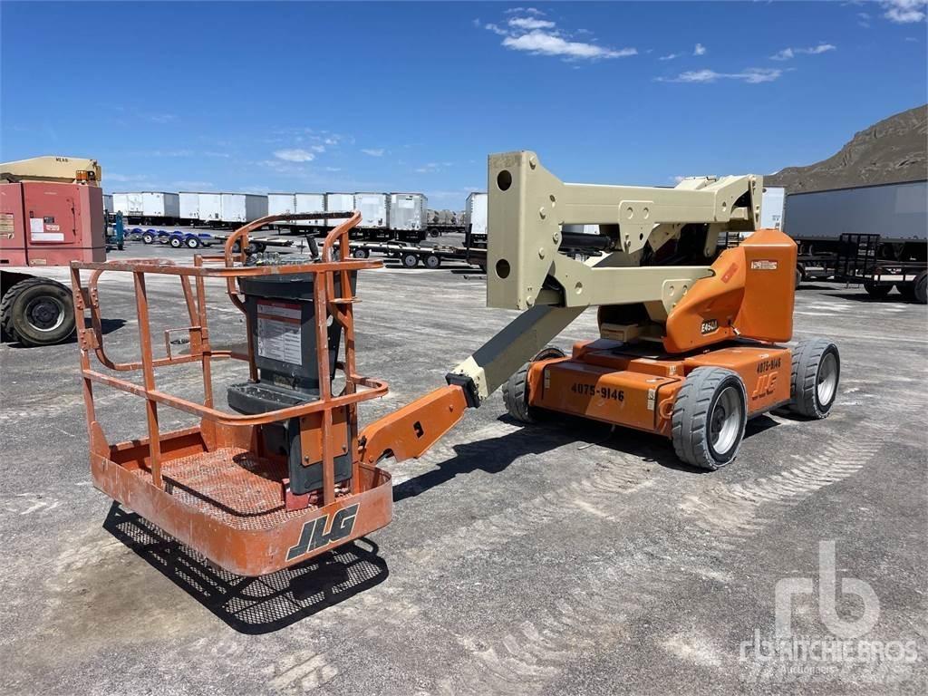 JLG E450A Kloubové plošiny