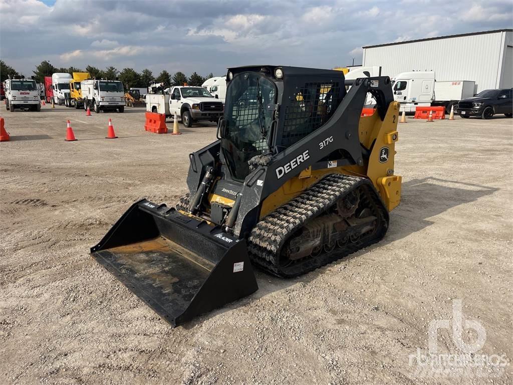 John Deere 317G Smykem řízené nakladače