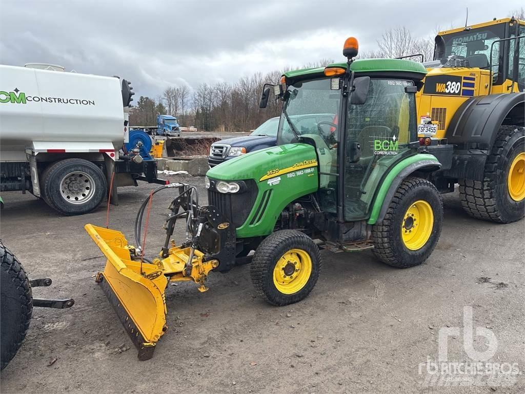 John Deere 3520 Kompaktní traktory