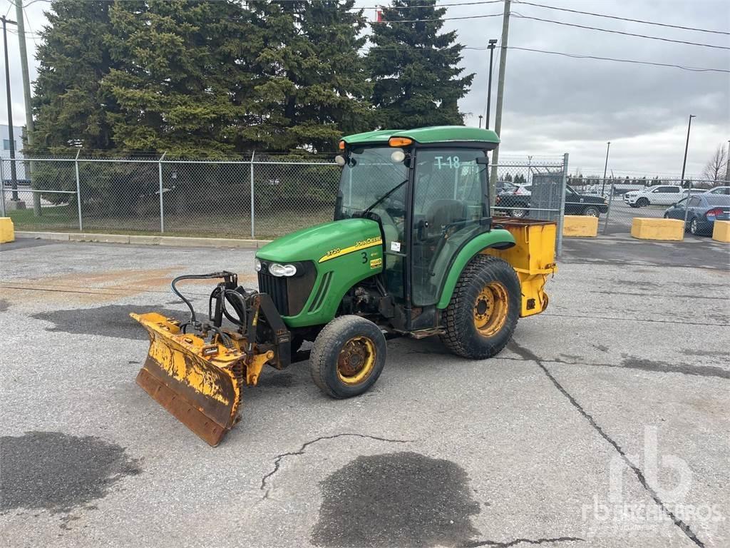 John Deere 3720 Kompaktní traktory