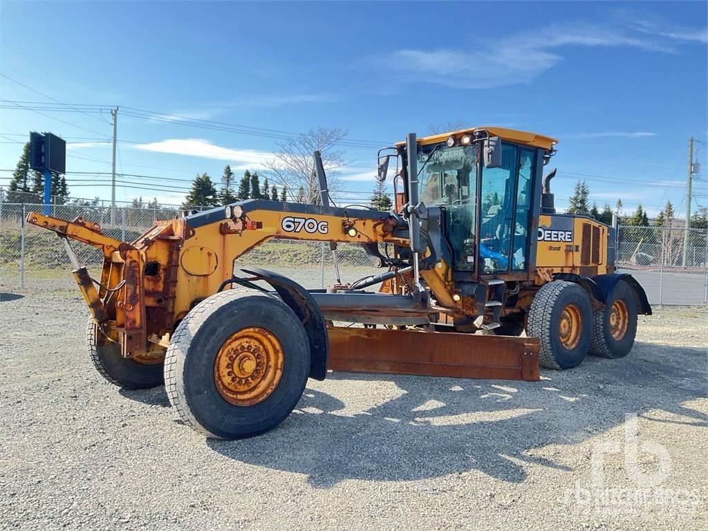 John Deere 670G Grejdry