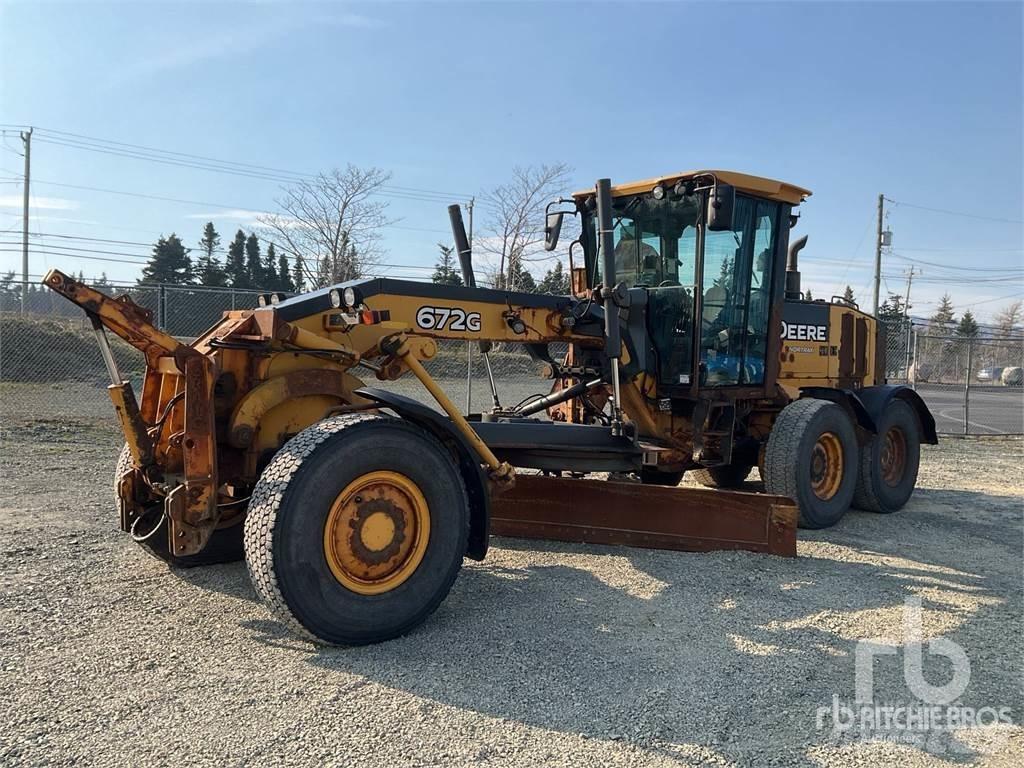 John Deere 672G Grejdry