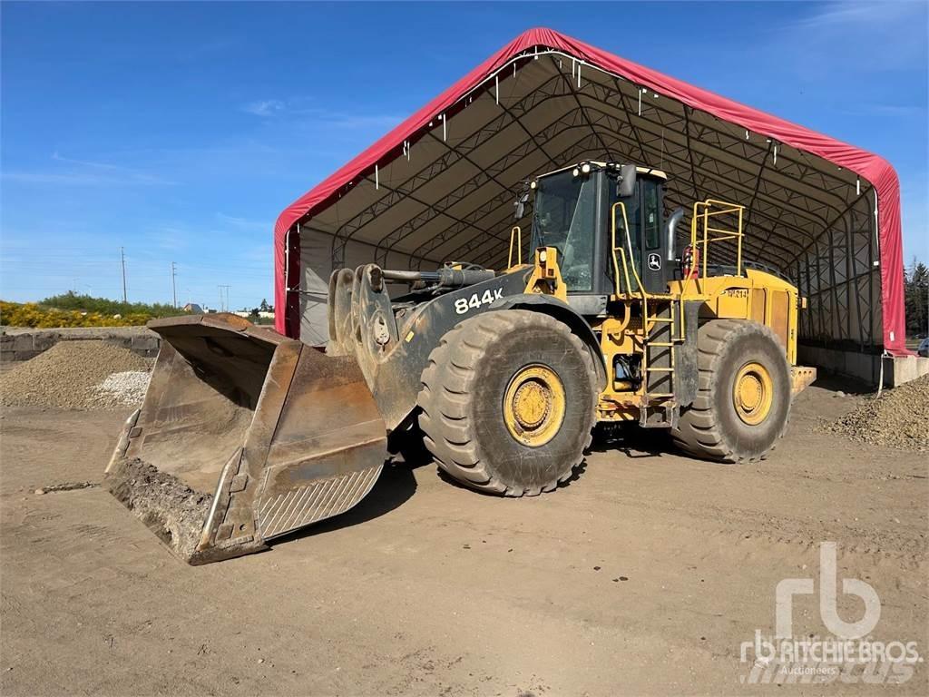 John Deere 844K Kolové nakladače