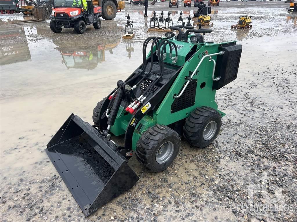 JPC HT320 Smykem řízené nakladače