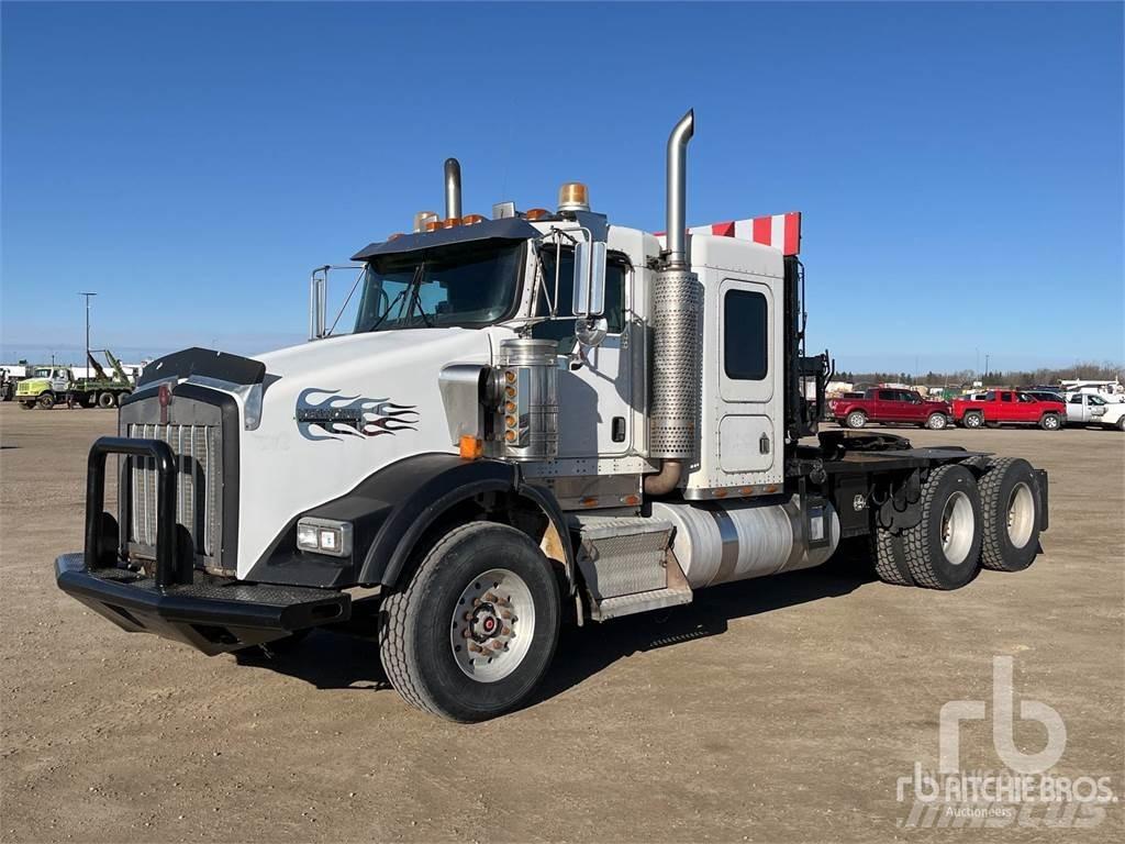 Kenworth T800B Valník s navijákem