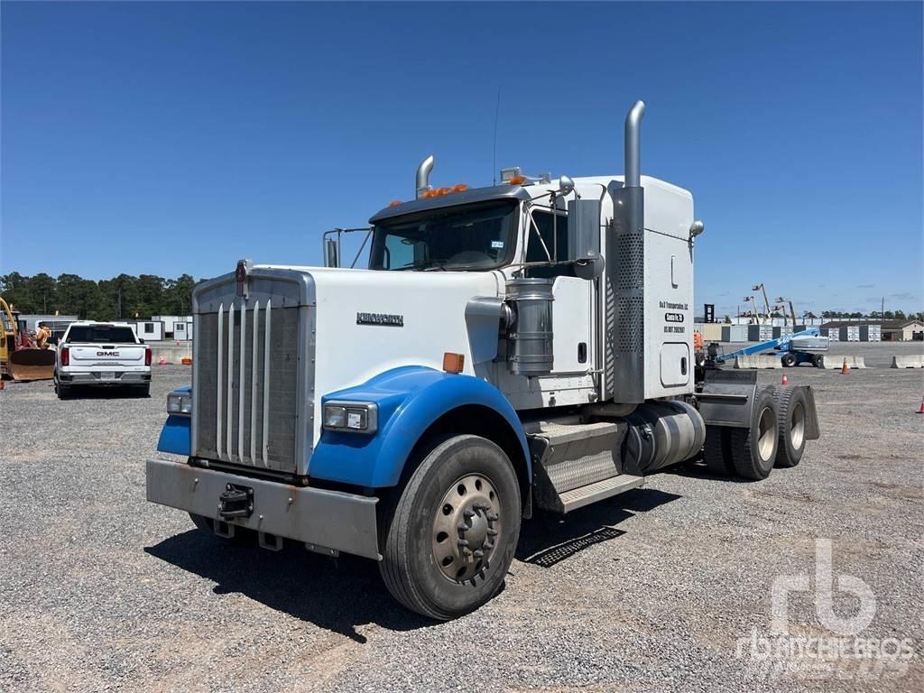 Kenworth W900L Tahače
