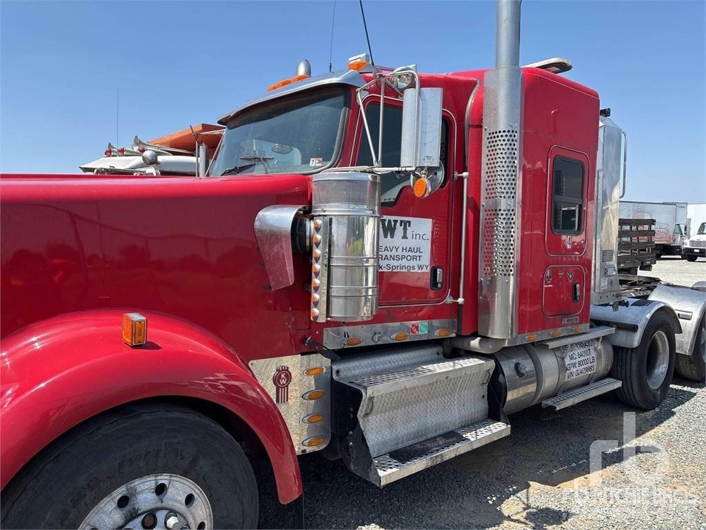 Kenworth W900L Tahače