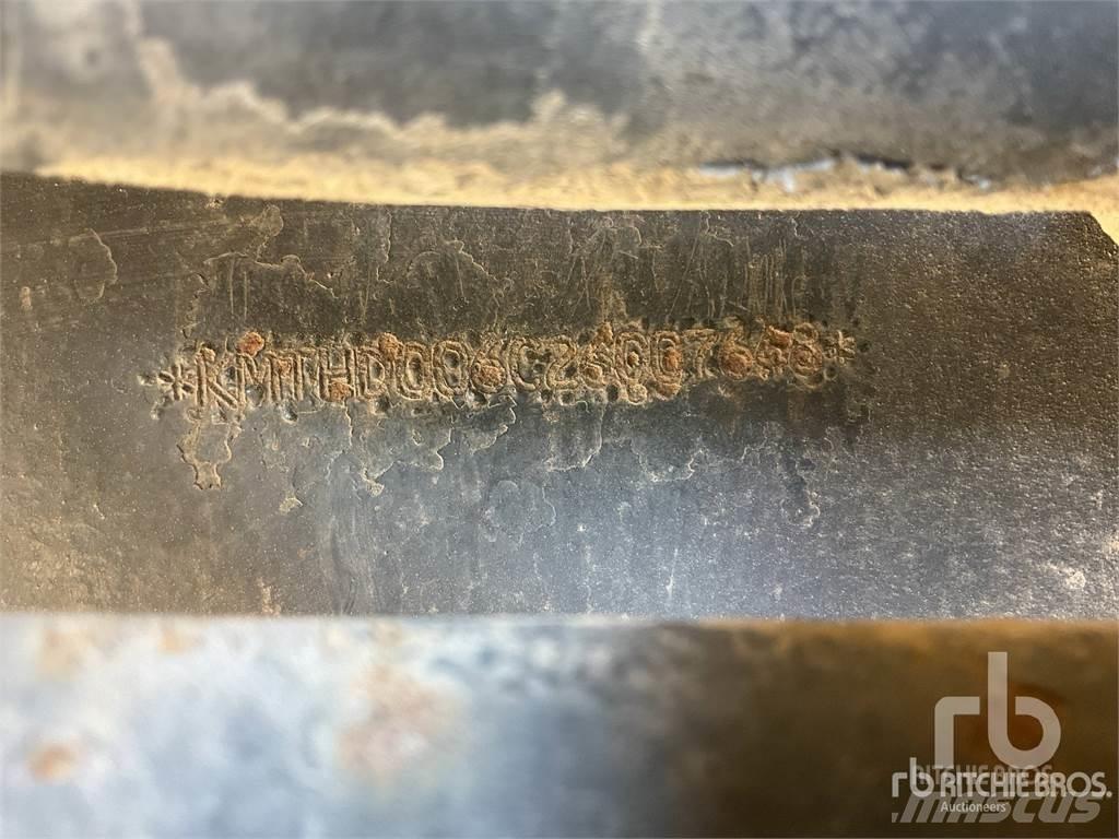 Komatsu HD465-7 Pevné dempry