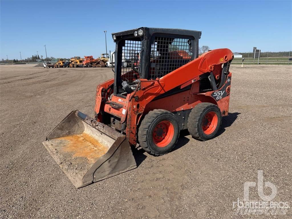 Kubota SSV65 Smykem řízené nakladače