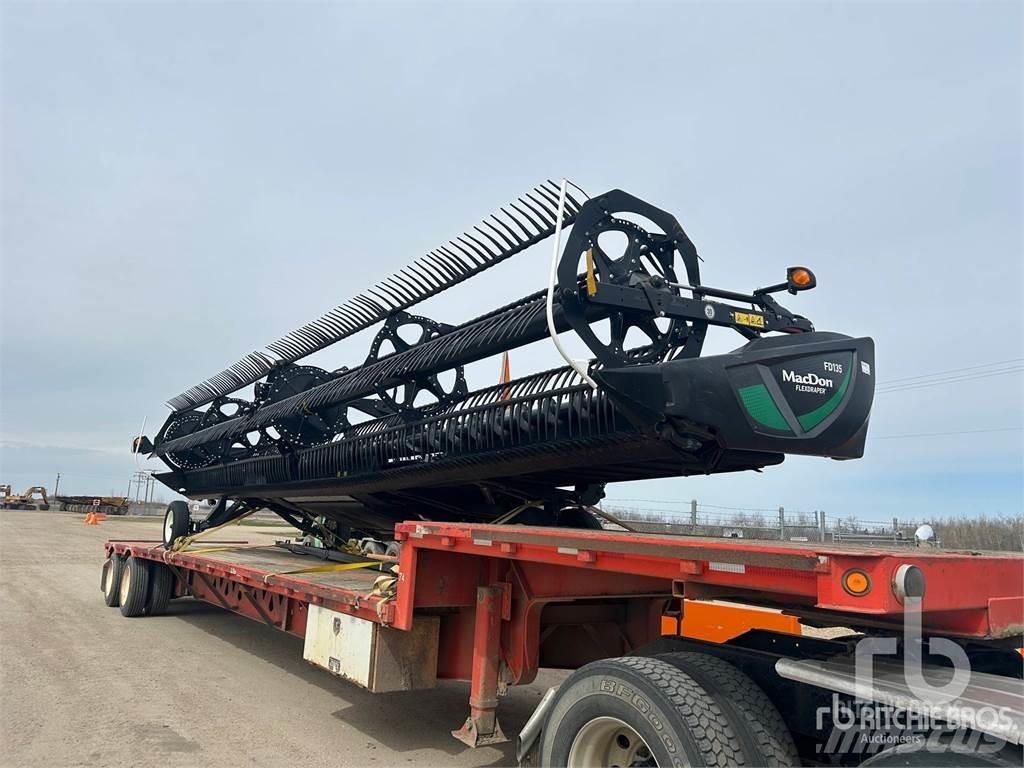 MacDon FD135 Kombajnové hlavice