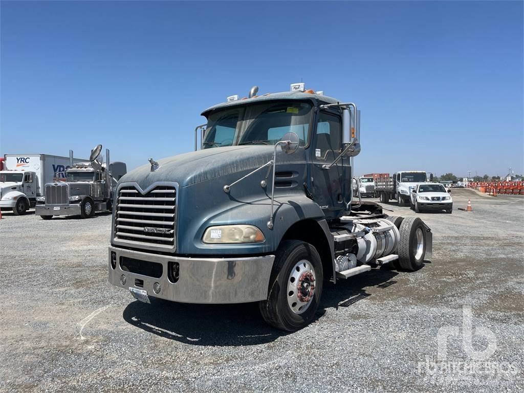 Mack CH612 Tahače
