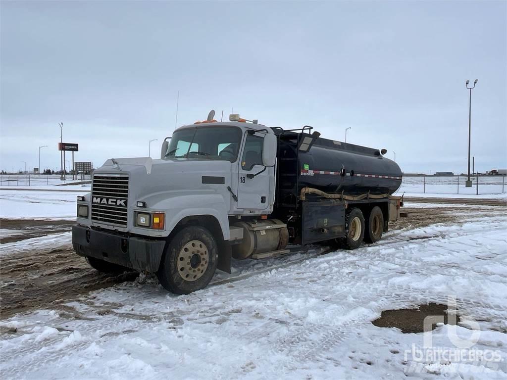 Mack CHN613 Cisterny na vodu