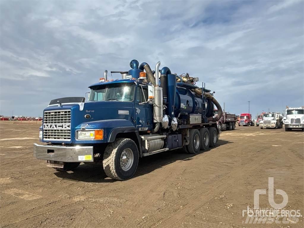 Mack CL713 Kombinované/Čerpací cisterny