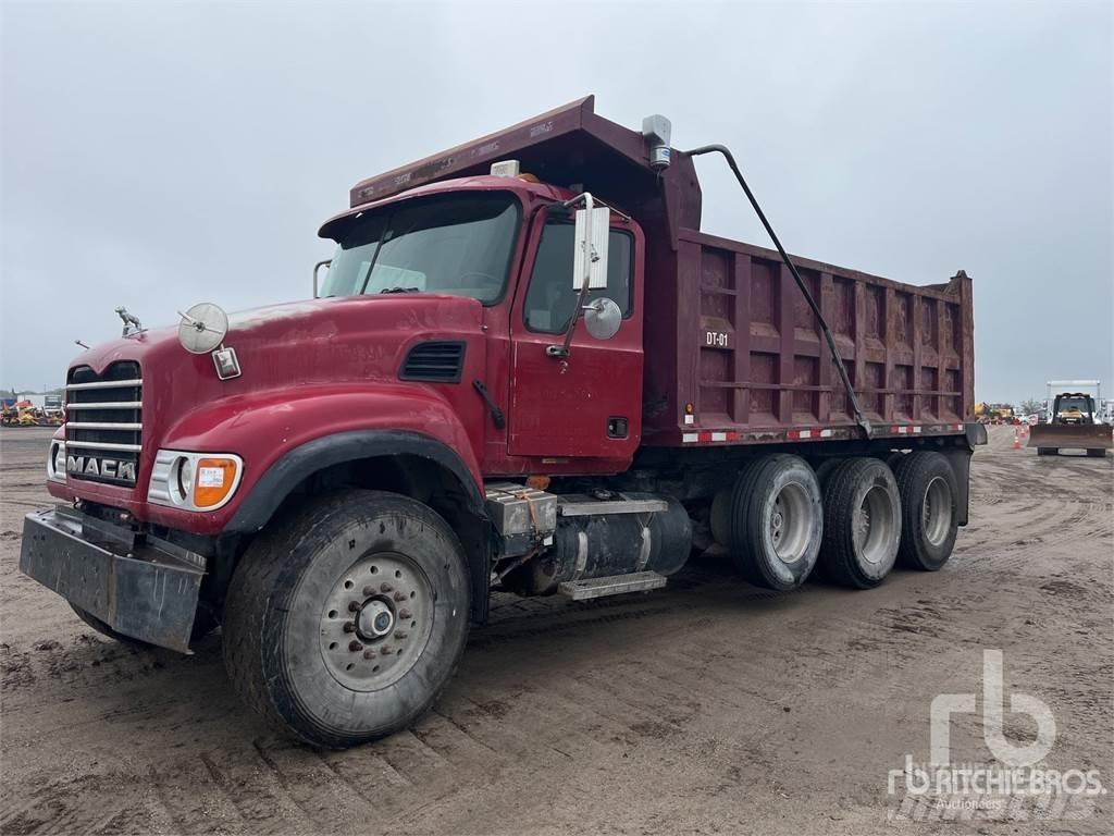 Mack CV713 Sklápěče