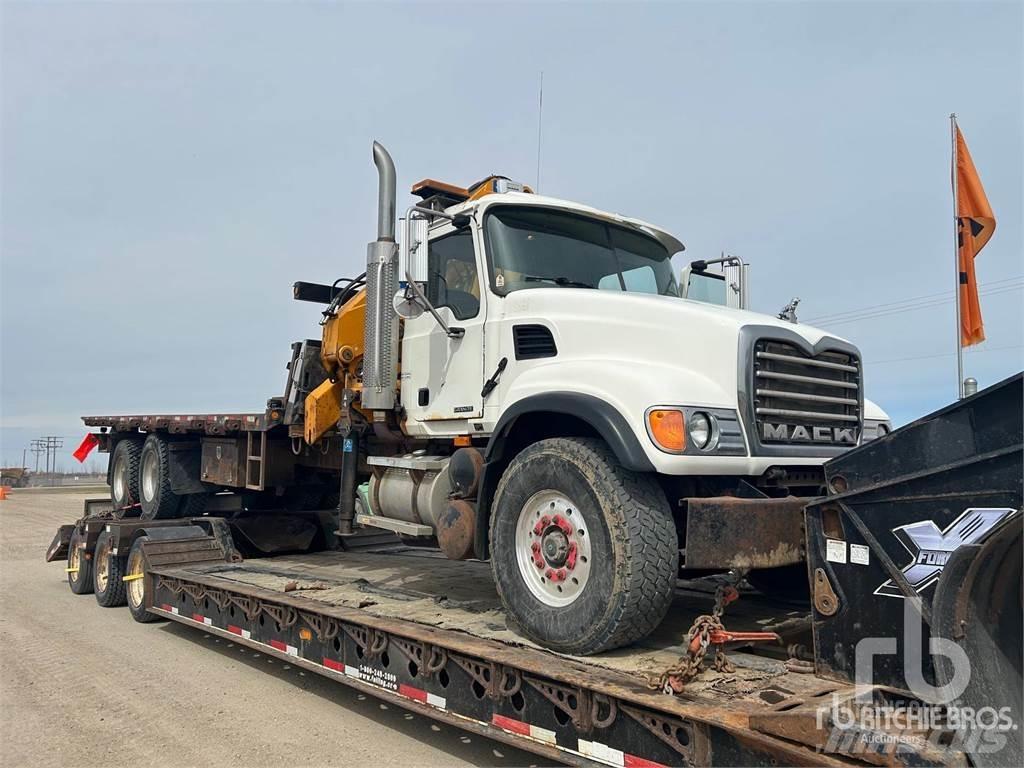 Mack CV713 Autojeřáby, hydraulické ruky